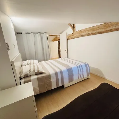 Roumeneche Thermalisme Jonzac Au Sejour Ou A La Semaine Holiday home Merignac (Charente-Maritime)