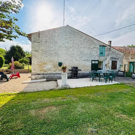 Holiday home Roumeneche Thermalisme Jonzac Au Sejour Ou A La Semaine Merignac (Charente-Maritime)