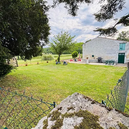 Roumeneche Thermalisme Jonzac Au Sejour Ou A La Semaine Holiday home